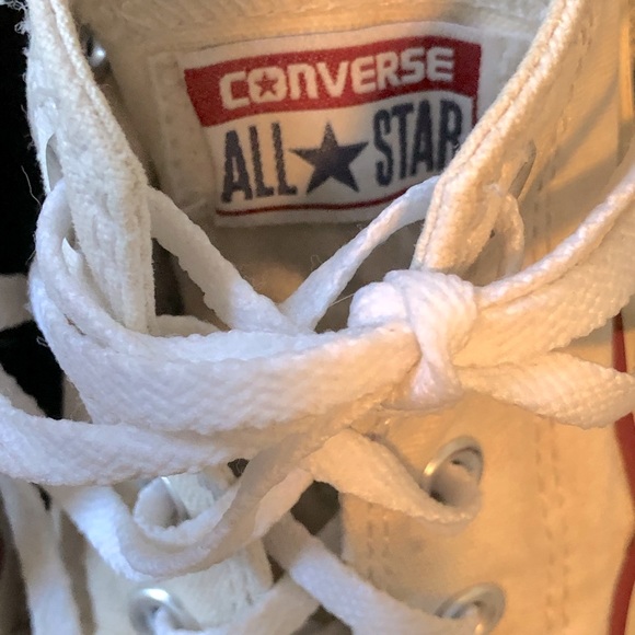 Converse sneakers.Washed them in the washing machine, not pure white anymore. - Picture 3 of 4
